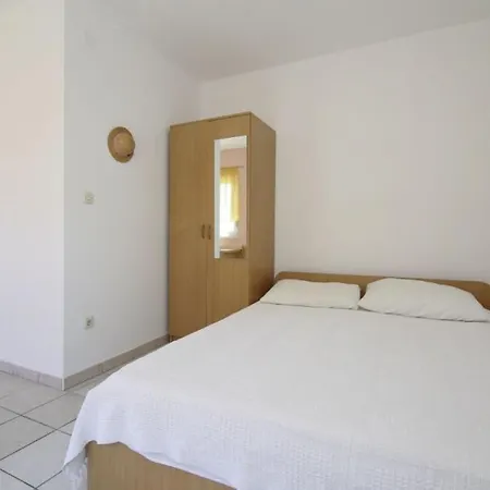 Studio In Rogoznica With Balcony, Air Conditioning, Wi-fi
