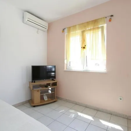 Studio In Rogoznica With Balcony, Air Conditioning, Wi-fi Apartamento *