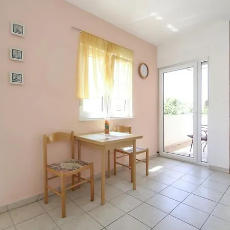 Studio In Rogoznica With Balcony, Air Conditioning, Wi-fi Apartamento